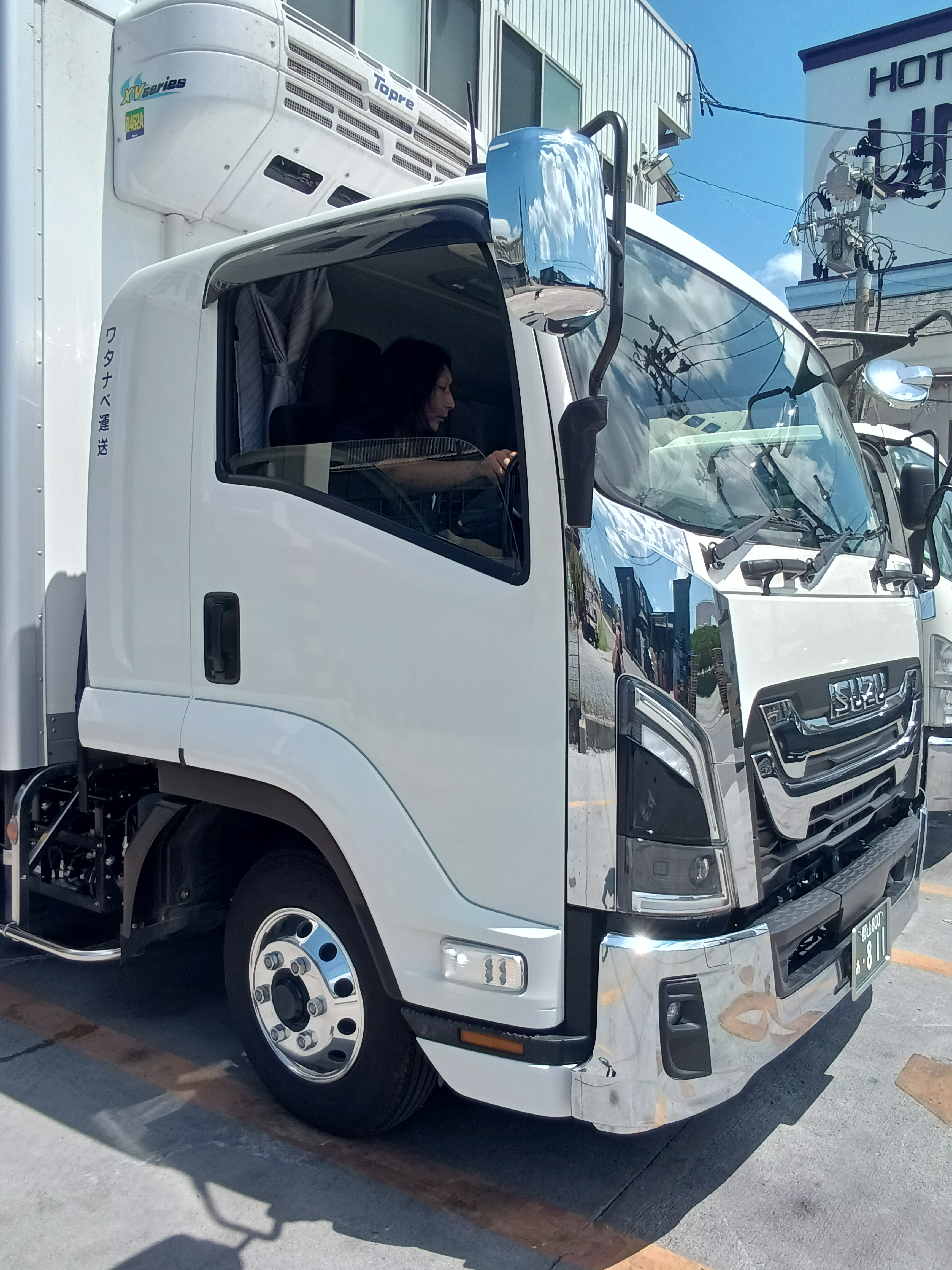 ワタナベ運送 トラック